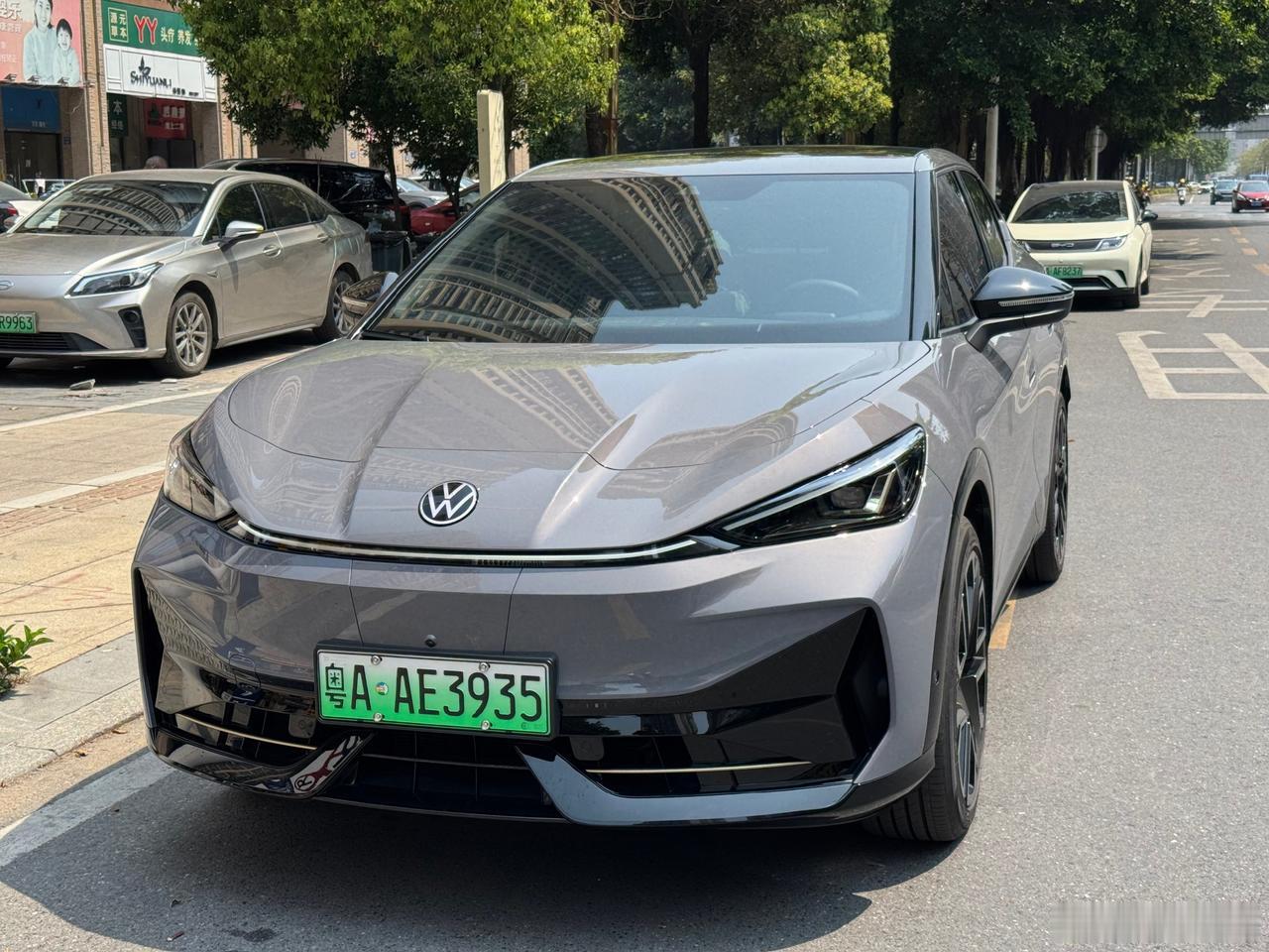 陆陆续续开了许多车，会发现物极必反这个道理。更大的电池，让现在的车型普遍都非常