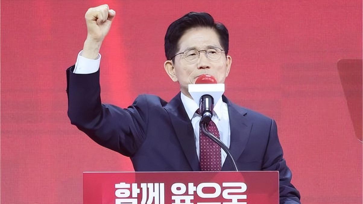 韩国前雇佣劳动部长金文洙击败韩东勋成为韩国国民力量总统候选人!引发热议!