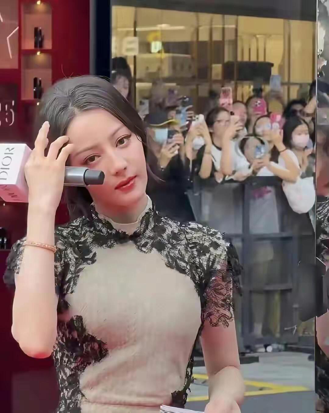 这才是迪丽热巴的身材