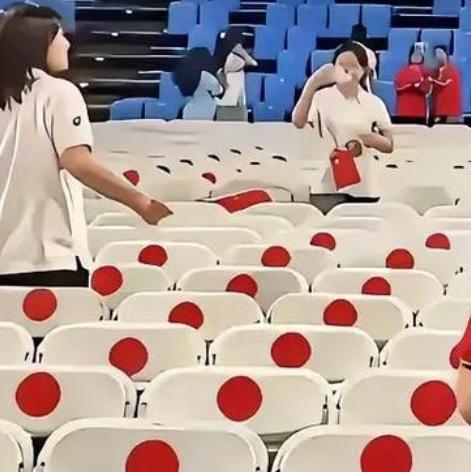 武汉大学出来道歉了，这操作也是六的，这种图案明眼人都能看出来是什么，但是武汉大
