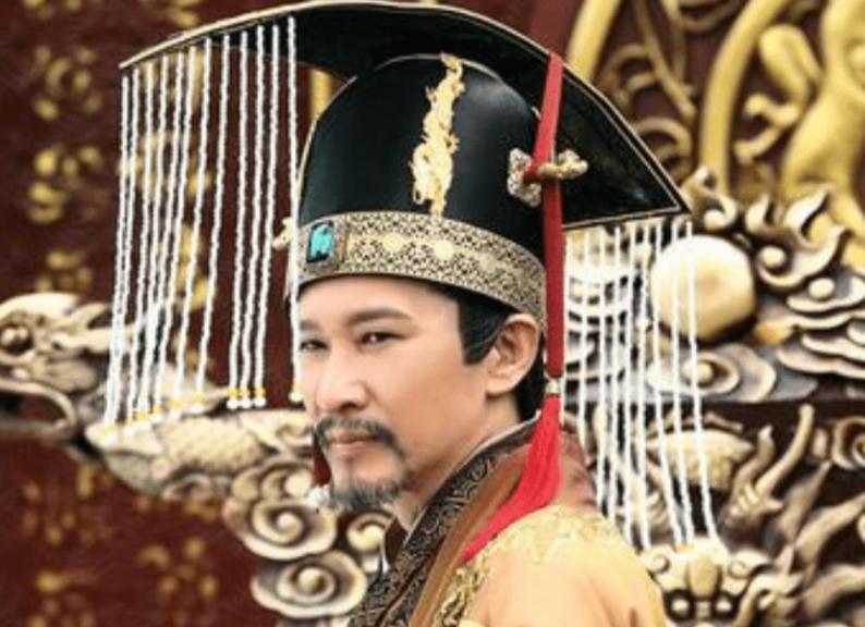 李亨的报复充满了复仇的快感，先把李隆基幽禁在太极宫，换走了全部近侍，勒令李隆基心