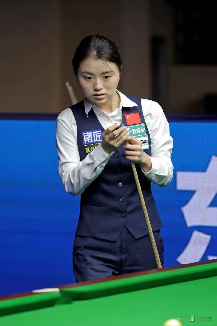 女子斯诺克公开赛，白雨露与吴安仪会师决赛。决赛15点进行，9局5胜。在泰国曼