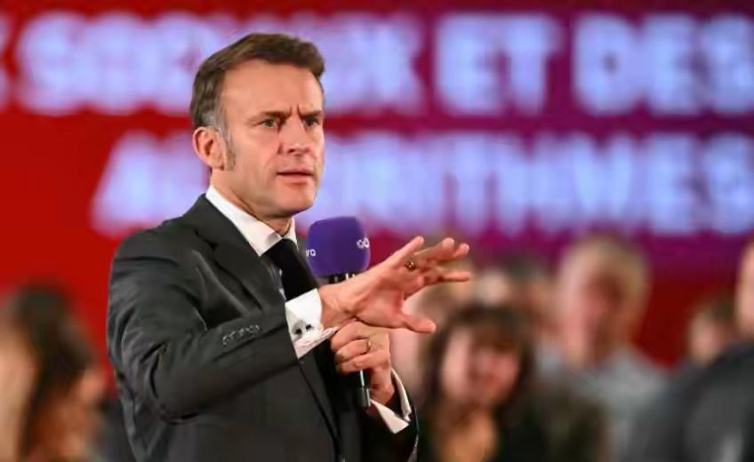 欧洲那边，风向好像真的有点变了。短短几天，连着给中国送了两份“大礼”。第一份