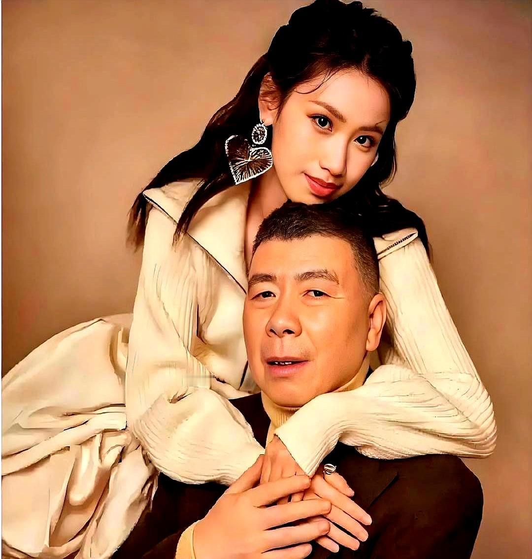 冯小刚养女徐朵这是要出道了？2026年情人节，她跟冯小刚、徐帆首次合体拍了杂