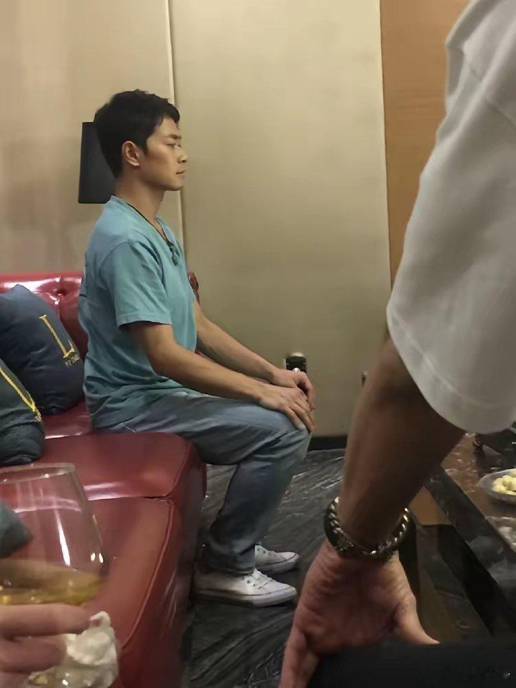骏一句要你管，三天涨粉13万，全平台断层第一。《披荆斩棘2026》二公，曹骏想