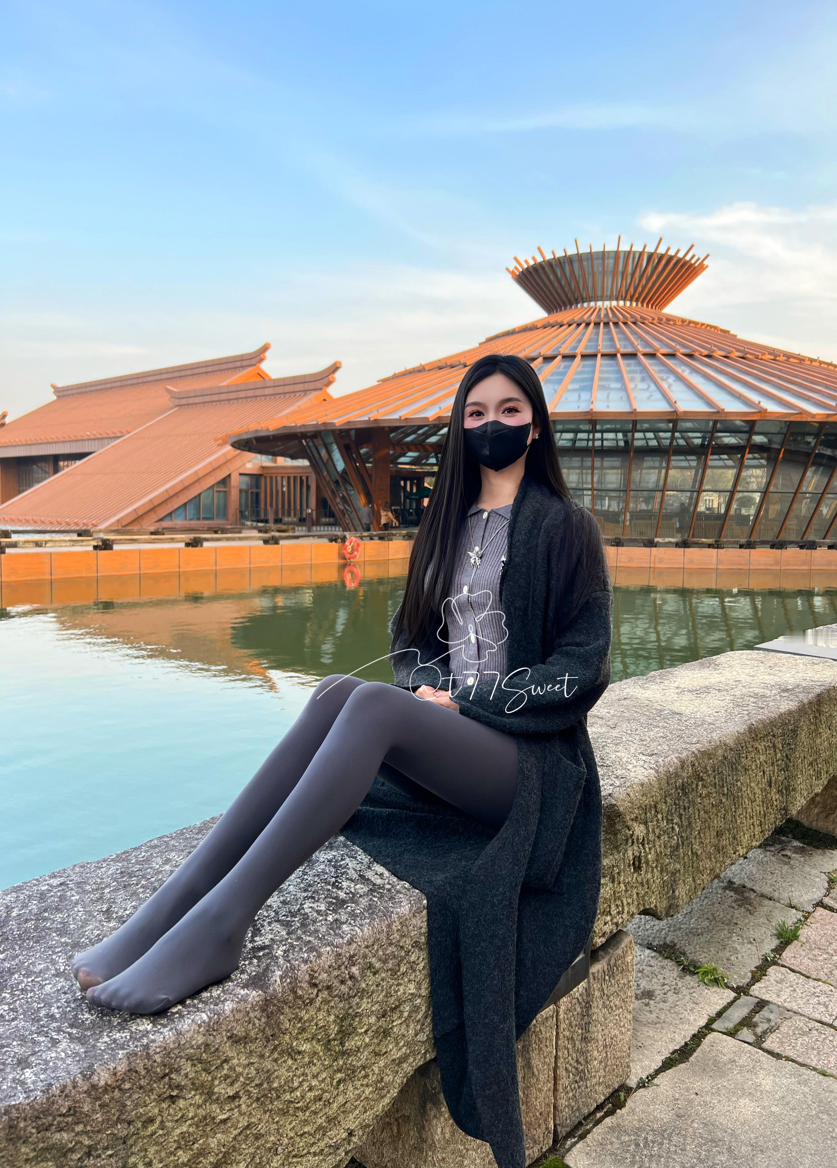 也是穿上厚灰了袜品：🍑Eio​​​