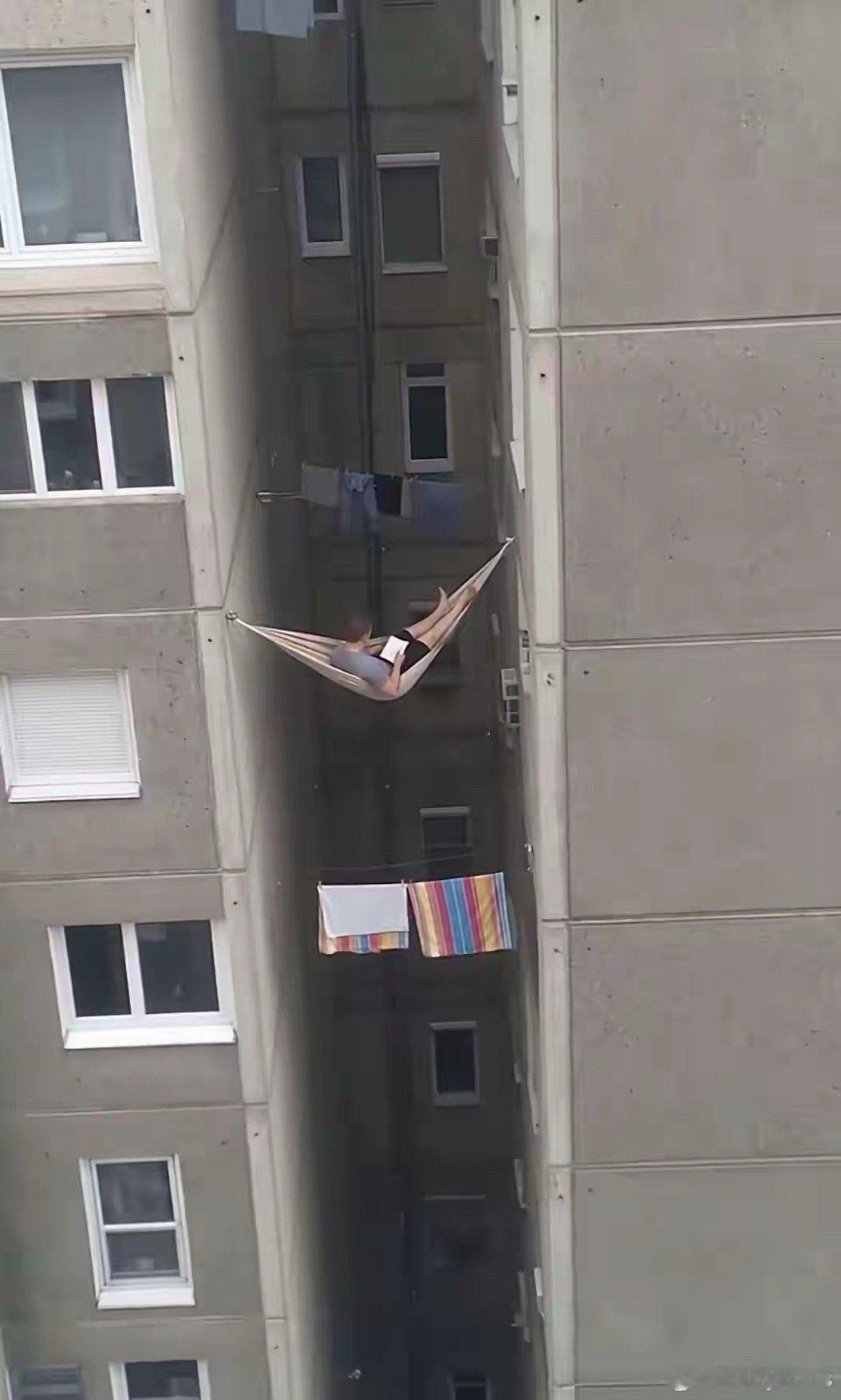 不恐高吗？还是觉得自己有九条命​​​