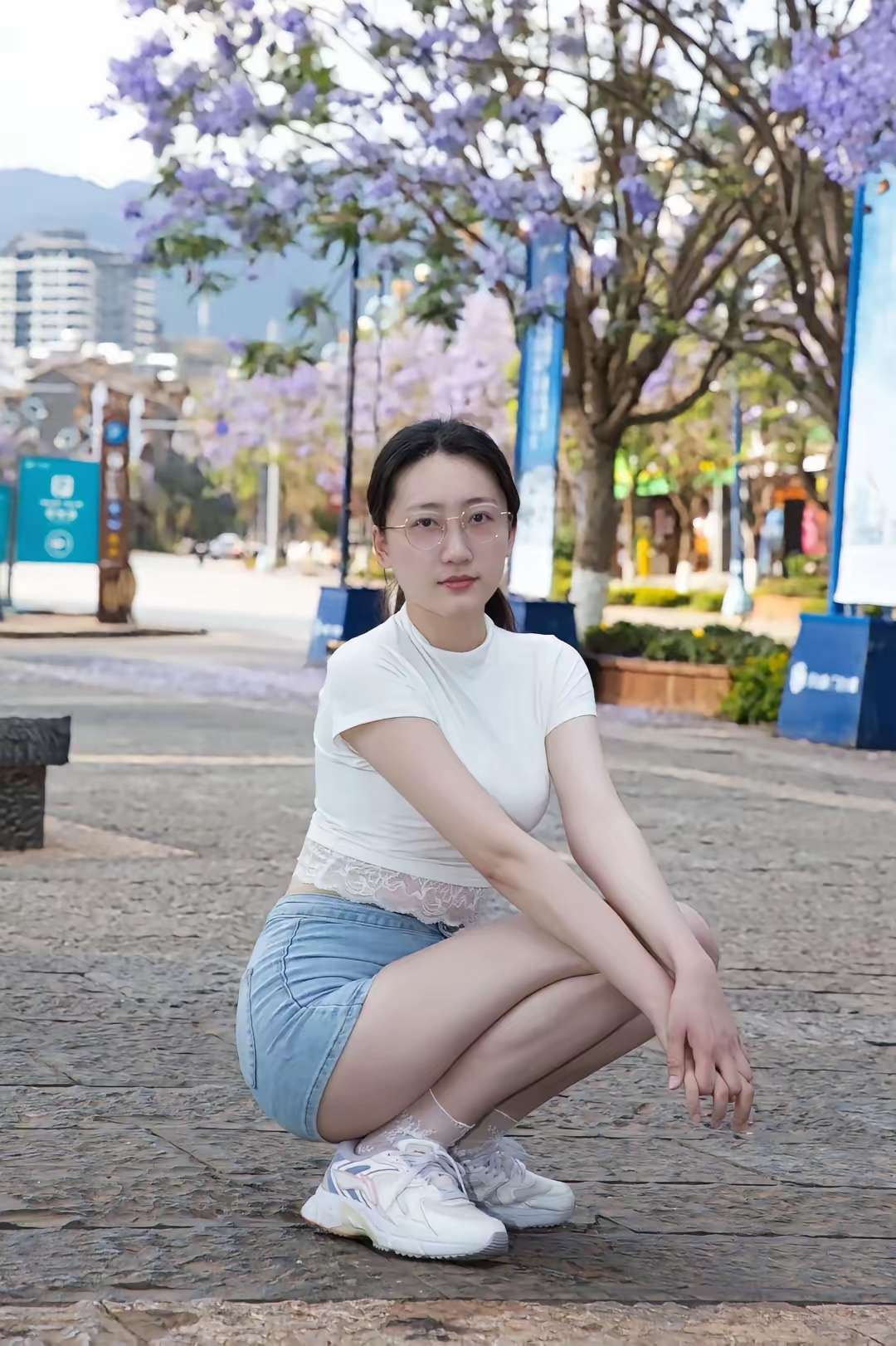 我姐姐24岁显老吗，能嫁出去吗？[玫瑰][玫瑰][玫瑰]