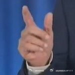 【内塔尼亚胡讲话视频疑出现6根手指美媒分析内塔尼亚胡六根手指】3月14日，针对网