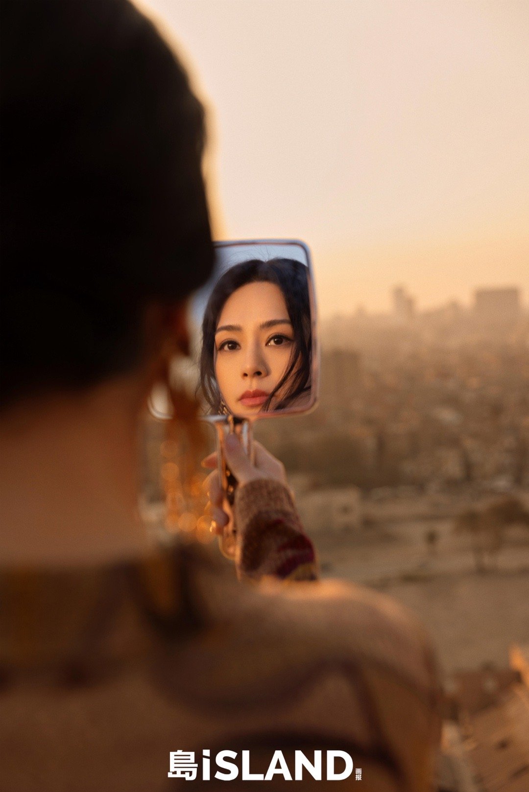 鍾欣潼最美的风景，是极致的矛盾本身。