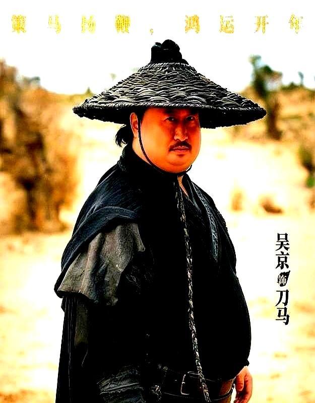 很多人笑吴京和斯坦森在深海里瞎折腾，可你根本不知道这头大鲨鱼背后的生意有多狠。