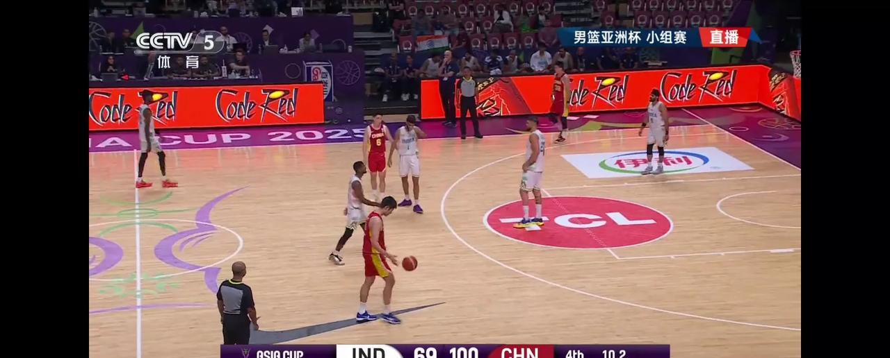 [男篮亚洲杯最新战报]今天下午中国男篮迎来小组赛第二个对手印度队，目前双方比赛刚