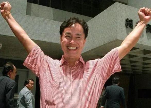 1998年7月22日，世纪贼王张子强被逮捕。当得知这一结果时，香港的上层社会，人
