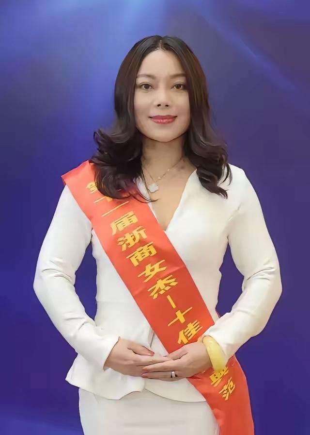 张雪前女老板，几天内爆火全网，这真的是好因果！职场最现实的一幕：没学历，连努力