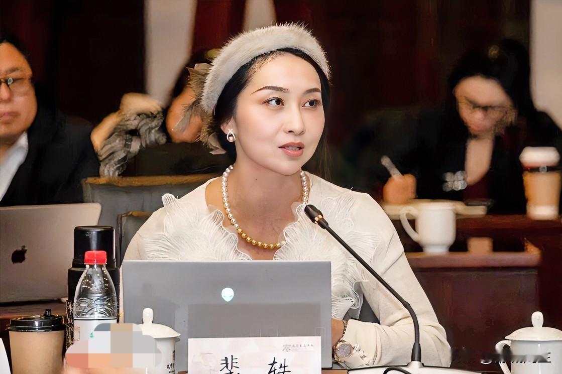北理工裴教授“男人就低人一等”后续：裴教授选择：不解释，不回应，不道歉。不解
