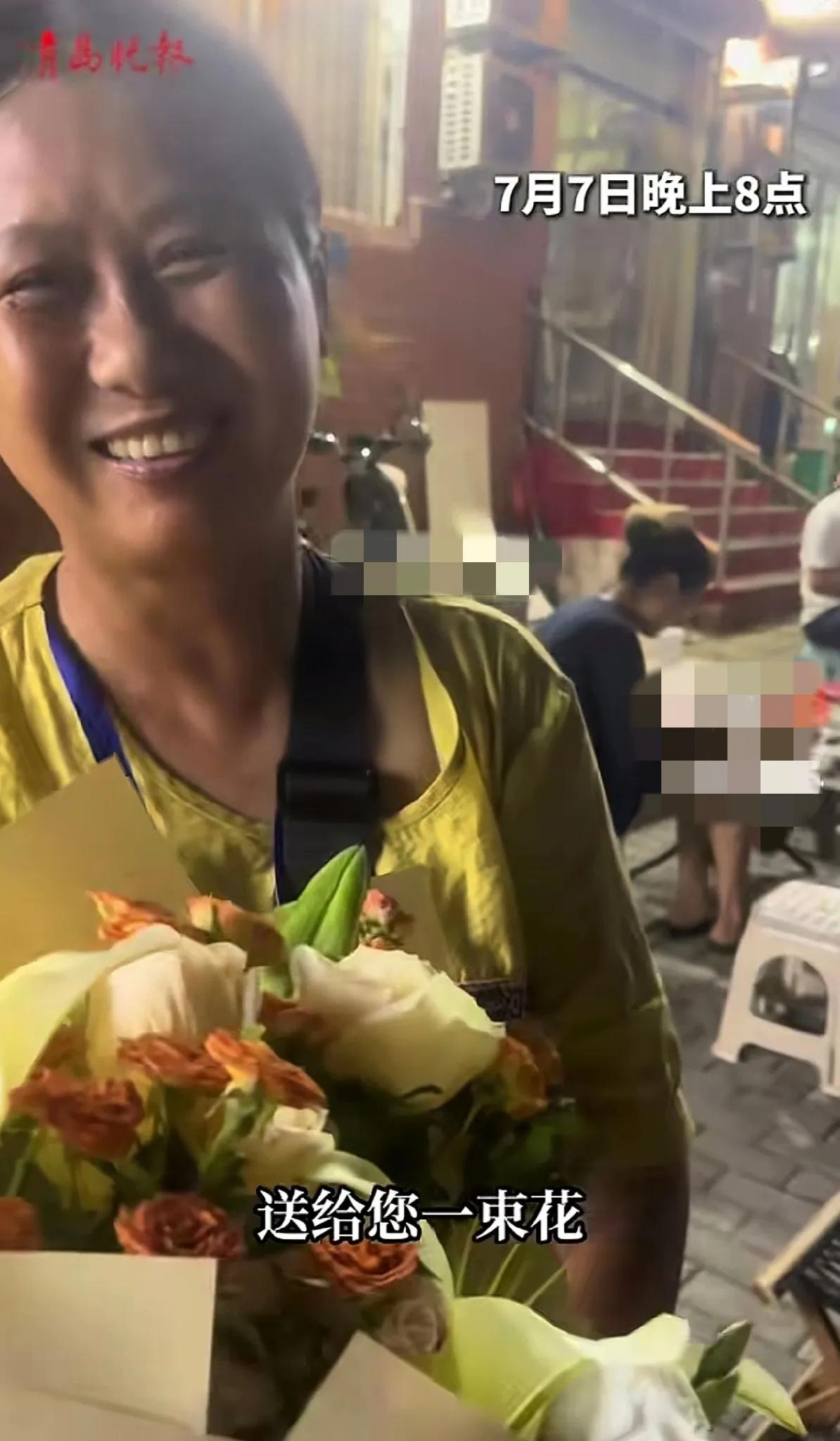 果然在我的意料当中，青岛摆摊卖玉米大姨救人的事迹被他的儿子知道后，儿子不但没有表