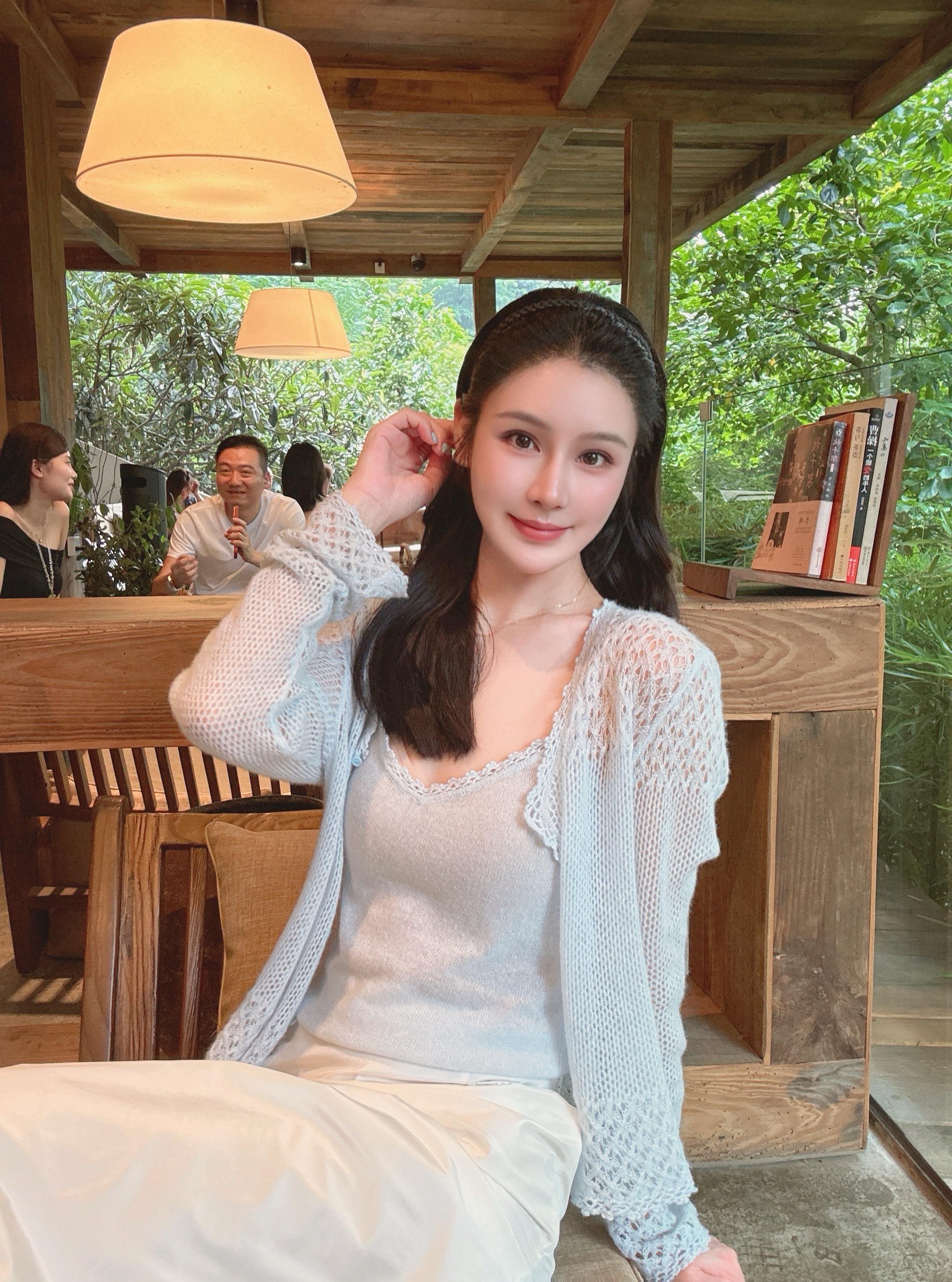 浅浅喜，静静爱：深深懂得，淡淡释怀，不去惊艳谁的人生，只温柔自己的岁月...
