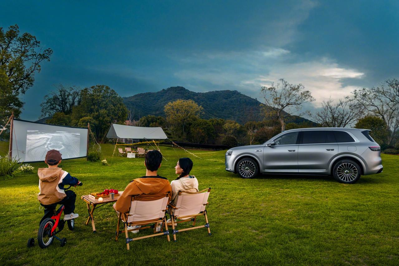 问界M8见证价值迁移，高知家庭换车首选为啥是TA？近期，一份行业洞察报告揭示了