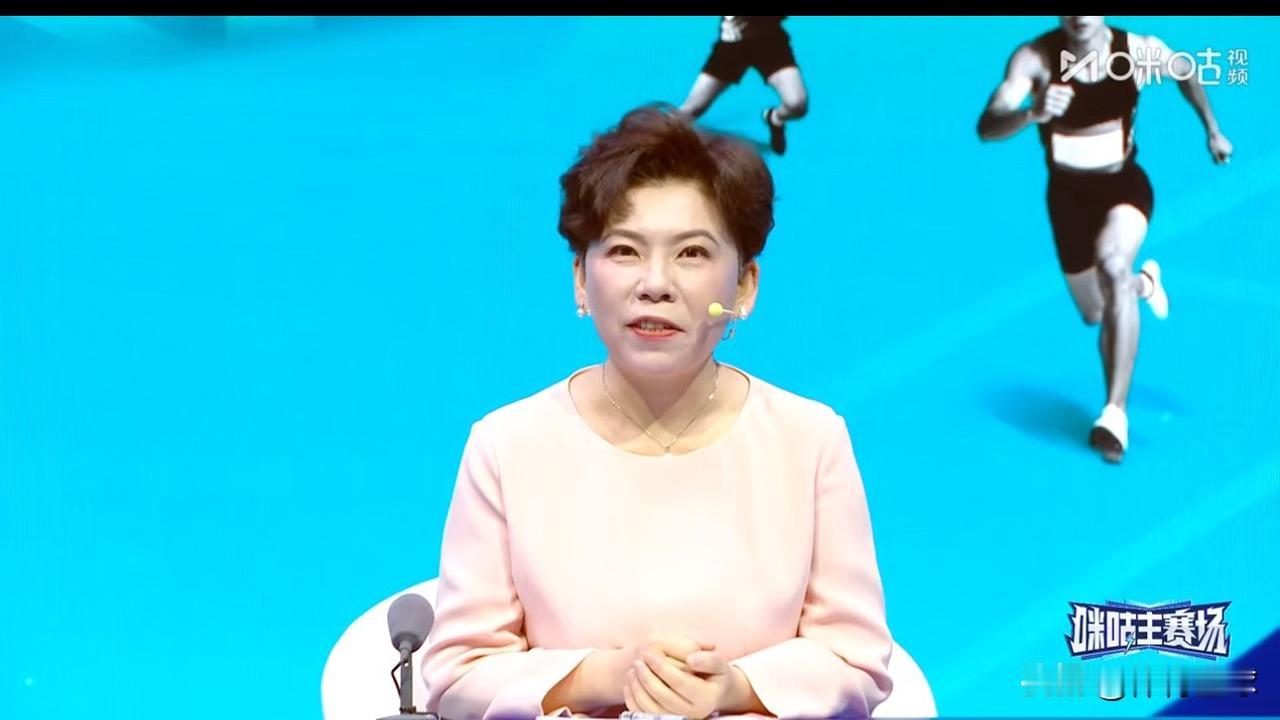 王曼昱4-0陈梦：邓亚萍认为2个细节是胜败关键！首先这场比赛，我认为