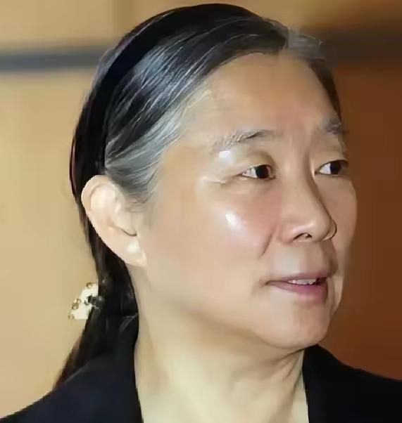 今年81岁的林豆豆，一个人住在北京老城区的老房子里。既不碰智能手机，也从不上网，