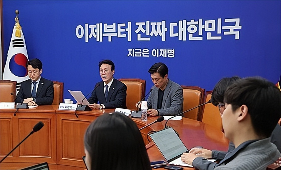 6月3日韩国国民力量临时党首金龙泰表示，即便李在明候选人当选，对的审判也会如期进
