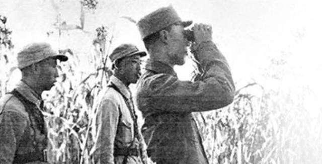 抗战中，吕正操部被包围，战斗激烈，日军越来越多，吕正操迟迟不突围。众人急喊：“再