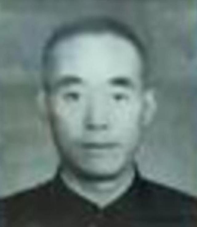 1952年，黄冈的群众揭发：“地主林庆佛作威作福，长期霸占他人的老婆，应该严肃处