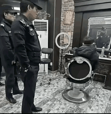 男子积蓄16000元，过年短短一晚，就输的兜比脸干净，懊悔万分他，厚着脸皮向牌友