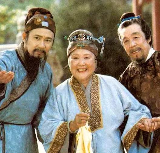 《红楼梦》里暗地里护着林黛玉的竟然是她，你看出来了吗《红楼梦》里最懂林黛玉的