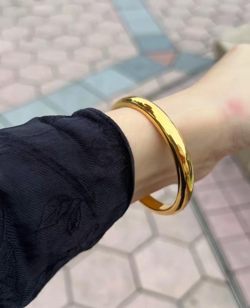 家人们，一觉醒来，金价简直“疯”啦！不是涨破千元大关，而是市场玩法都变天咯！现