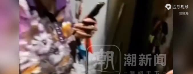 “防不胜防啊！”近日，上海，一位老人在接到了冒充银行的诈骗电话后，对方仅仅通过让
