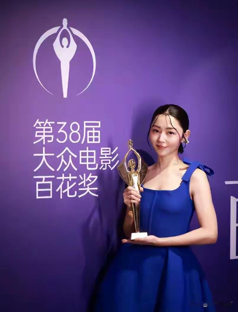 卫诗雅回港后说自己"被内娱排挤"，这话听着有点委屈，但仔细想想，还真不是谁欺负她