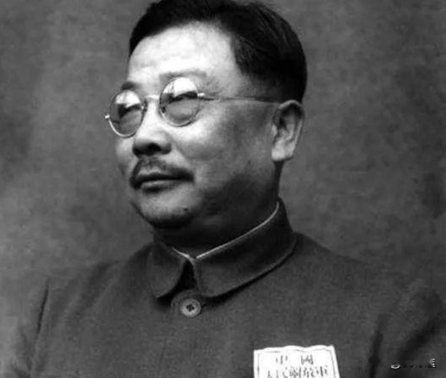 1957年10月25日中午，李克农饭后突感头晕，刚走出家门便栽倒在地。家人手忙