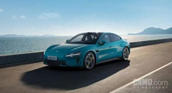 12月25日，当西方世界沉浸在节日的氛围中时，大洋彼岸传来的一则外媒报道，却在全