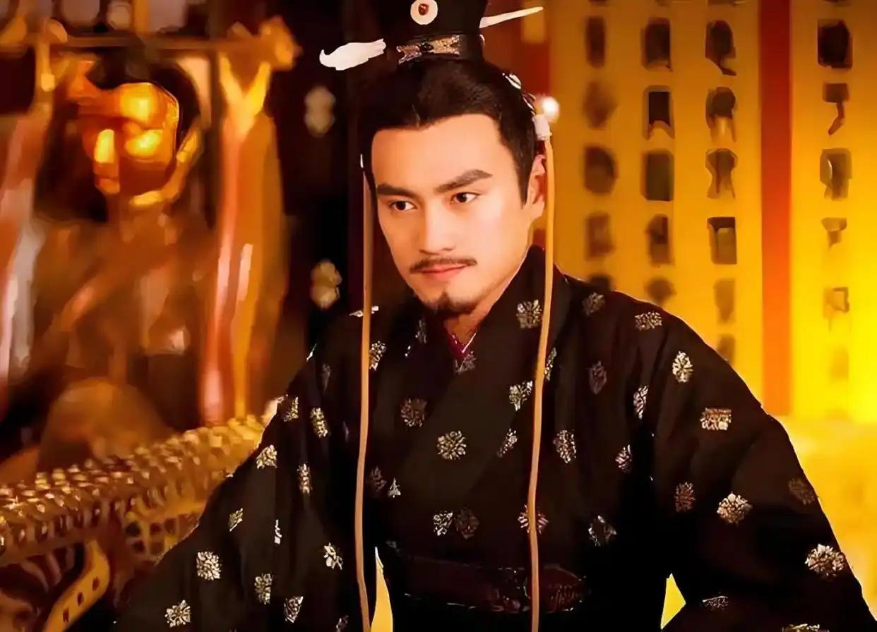 刘秀为什么不定都长安？不是不想，是不能。公元25年，刘秀称帝，光复汉室。所