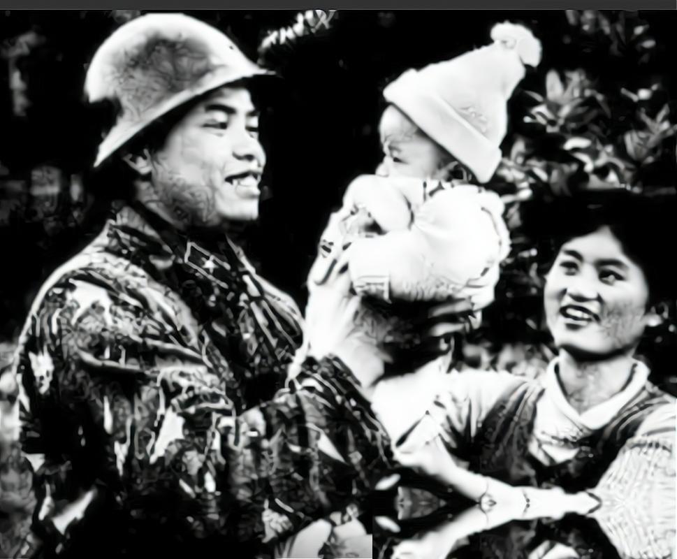 1985年的中越边境，一声突如其来的枪响划破了周遭的宁静。一个中国汉子身子一震