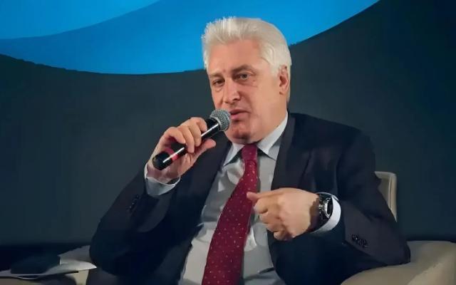 很多人以为中美没打起来，是因为美国还在克制、还在给中国面子——德国专家库亚特说，