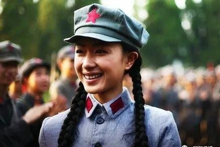 1937年，马步芳娶女红军黄光秀为妾。黄光秀找借口要换伙夫，新伙夫却是她的同袍张