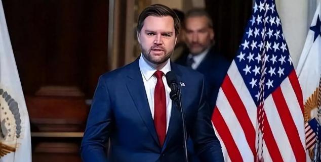 万斯终于说出美国最不愿承认的真相：苏联解体后的十年，是美国最糊涂、代价最惨重的战