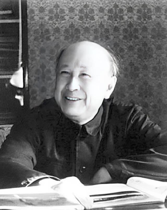 1984年中国科协换届，钱学森当场拒绝主席人选推荐，在会议现场明确表态发