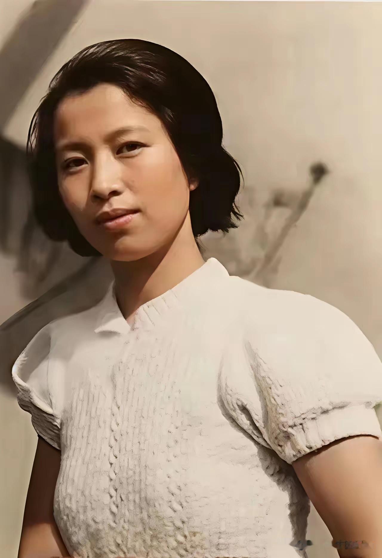 伟大的女性，一身正气，两袖清风，全国亿万人民永远怀念您！[祈祷]忠贞不渝，矢志不