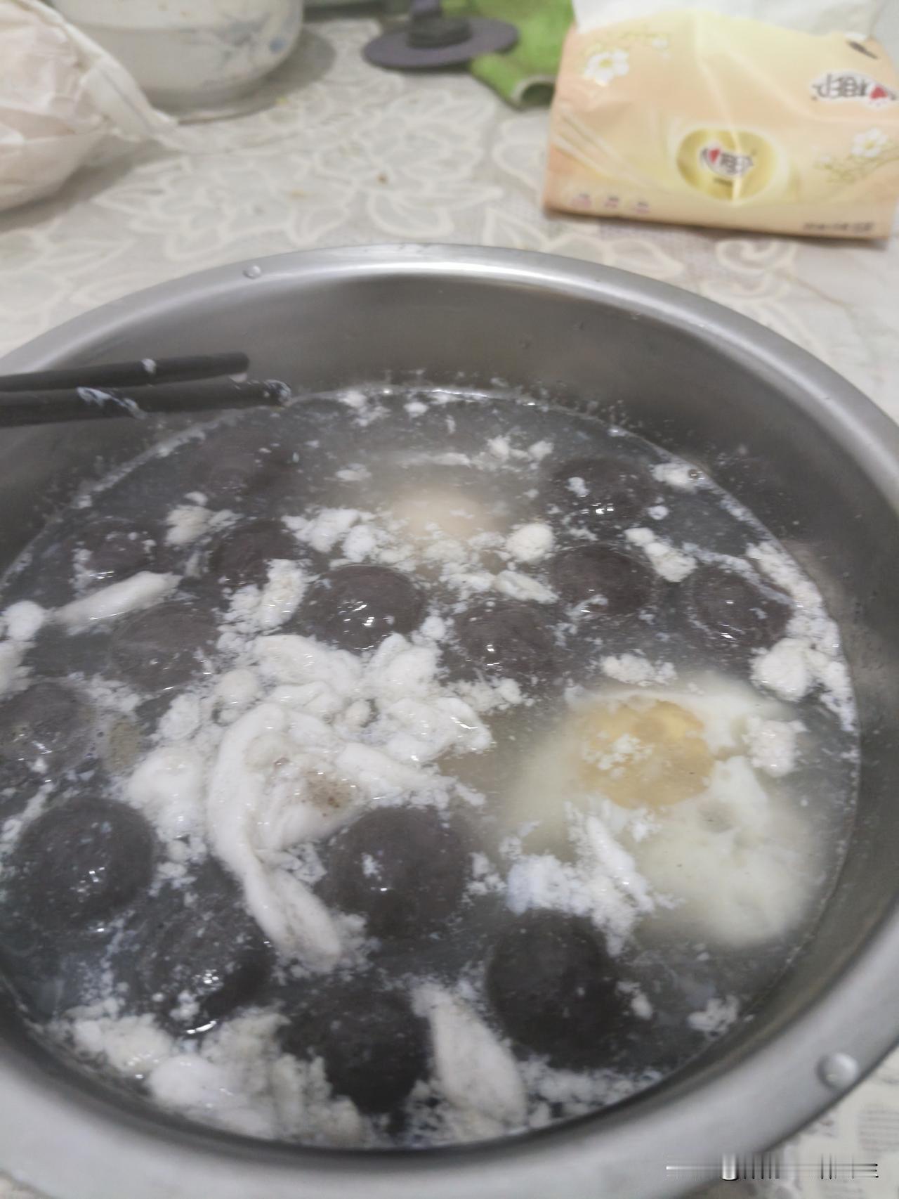 谁来告诉我，为什么水煮荷包蛋又翻车了？[打脸]究竟怎么煮的荷包蛋才没有浮沫？