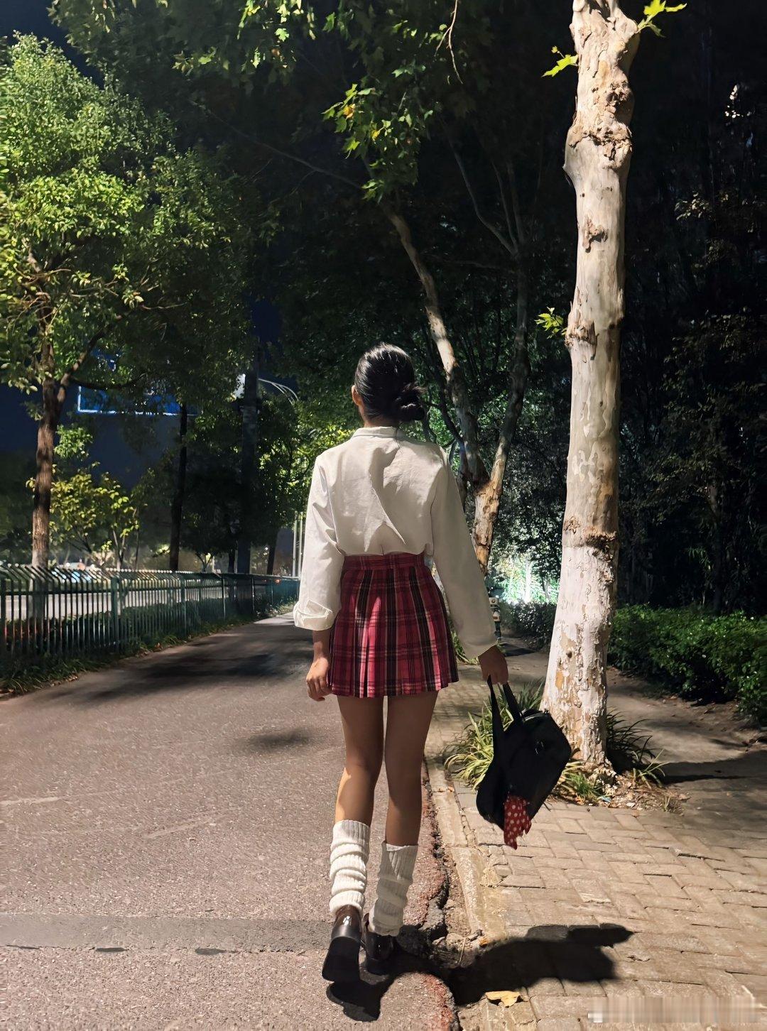 jk私影jk粉裙颜控正义日记的红包美女绘梦长廊