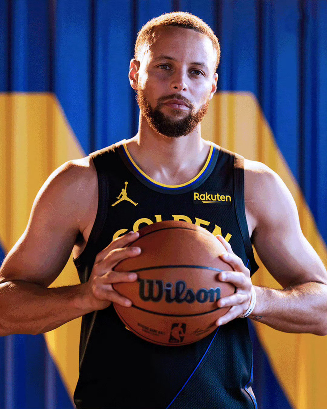 自2009年选秀大会斯蒂芬·库里加盟以来，勇士队在NBA的战绩记录：库里出战：6