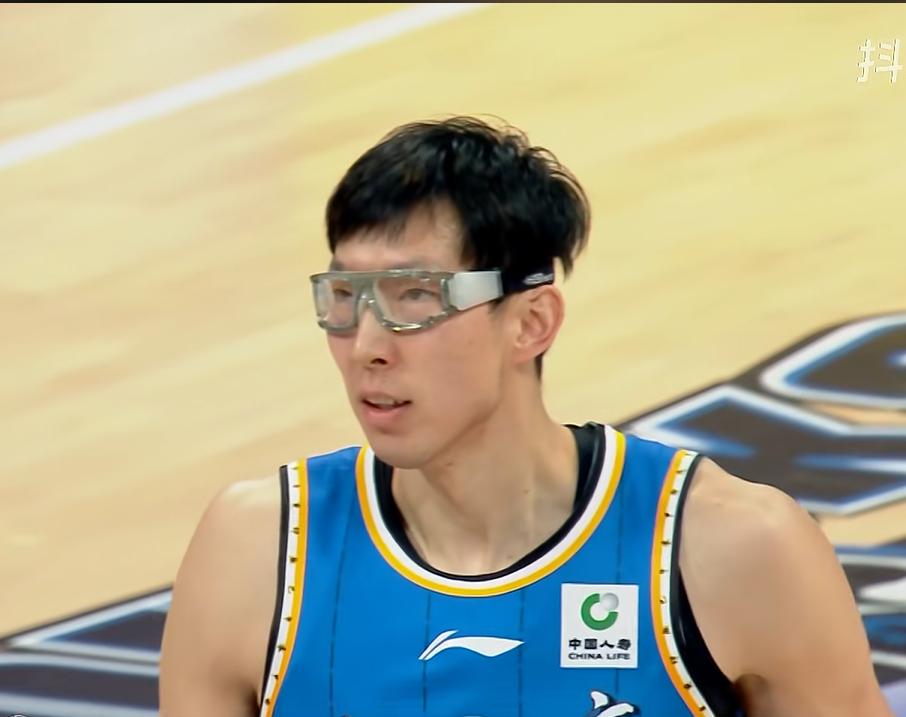 上海久事88-83北京北汽，数据不会说谎，周琦和王哲林谁更强？CBA常规赛“京