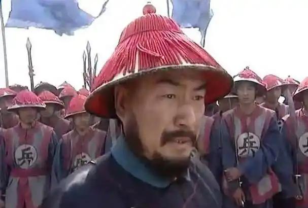 清朝的官员体系里面，下面哪个职务的工资最低呢？1、四川总督（从一品）2、