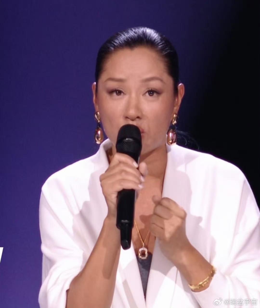 肉毒又上线了瞿颖这状态也太真实了吧！前阵子还在吐槽，打完肉毒照镜子，一脸平静到