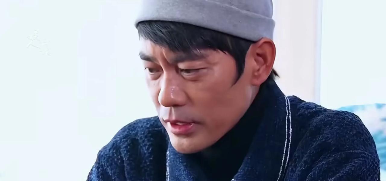 演员陈国坤说：“周星驰拍《少林足球》时，我不是去当演员的，而是去帮他编馒头店外那