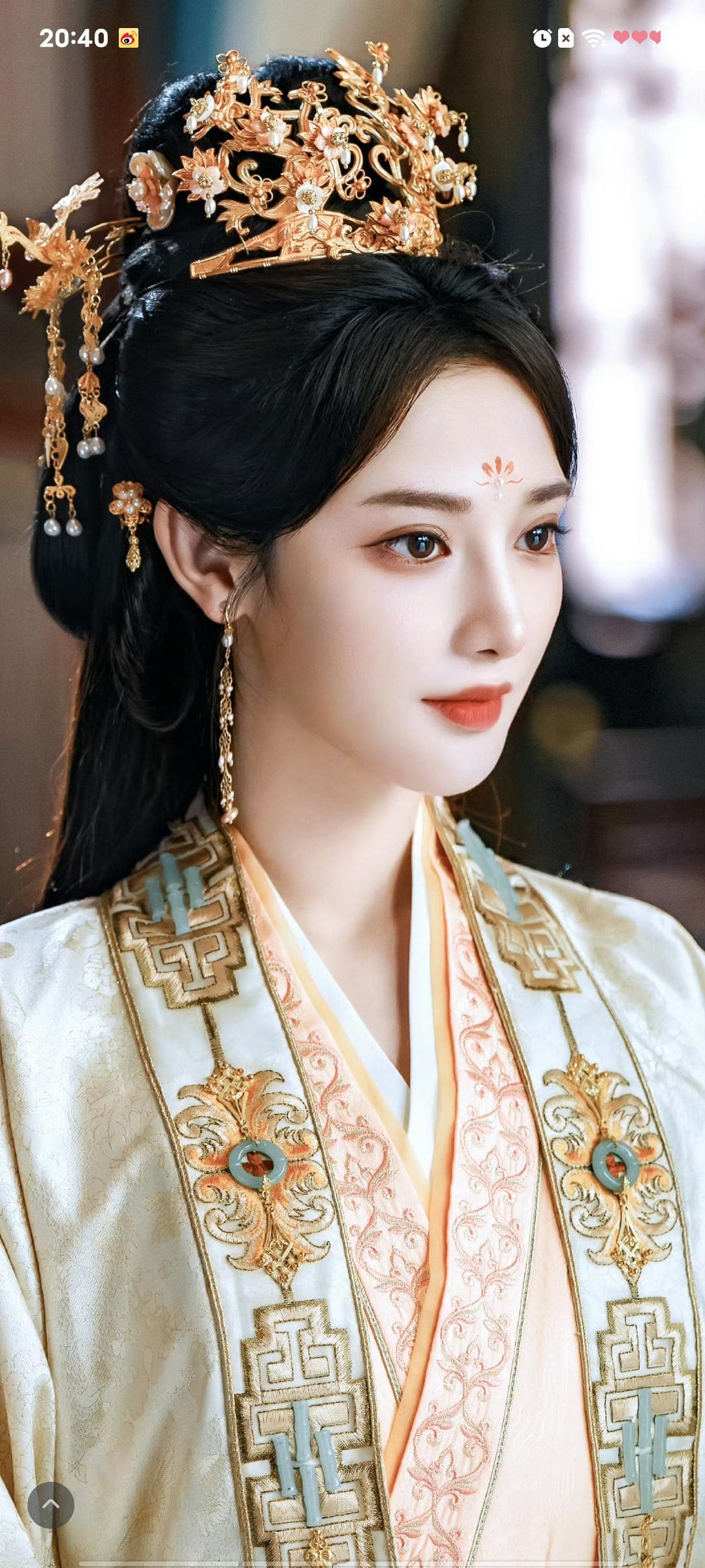 看完《凤凰台上》萧焕和凌苍苍的前期感情线心里像堵了块石头。  最初觉得...