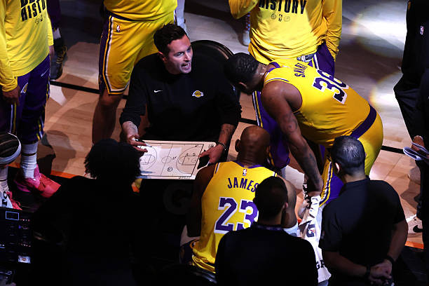 斯玛特谈输球的沮丧：“就像我之前说的，你不能太沮丧，不能太垂头丧气，那样就会产生